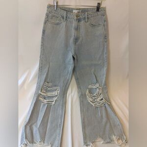 Vervet Size 29 High-Rise Light Wash distressed Cropped Flare, Jeans, Raw￼ Hem
